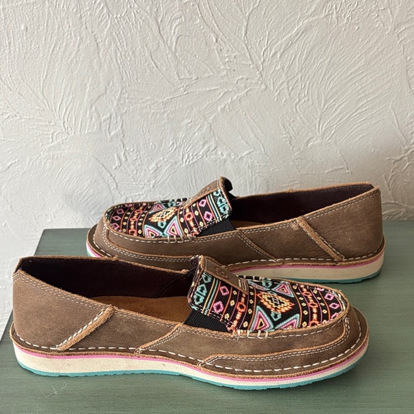 ARIAT Womens Cruiser Brown Bomber/Neon Lights. Worn twice - Picture 2 of 6